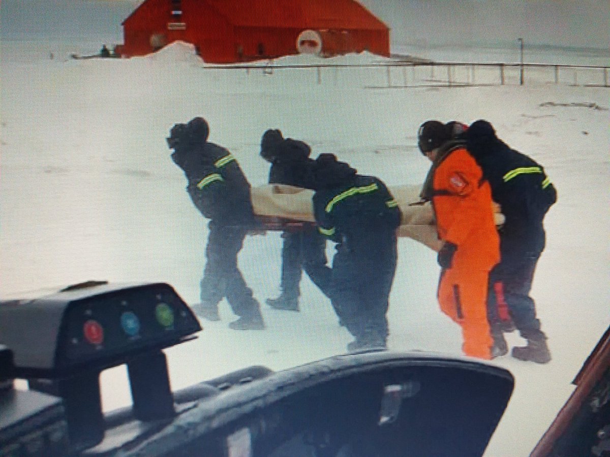 La Fach rescató a nueve Argentinos en la Antartida quienes sufrieron desperfecto  en avion Twin Otter DVH-6 .jm.(f.lun)