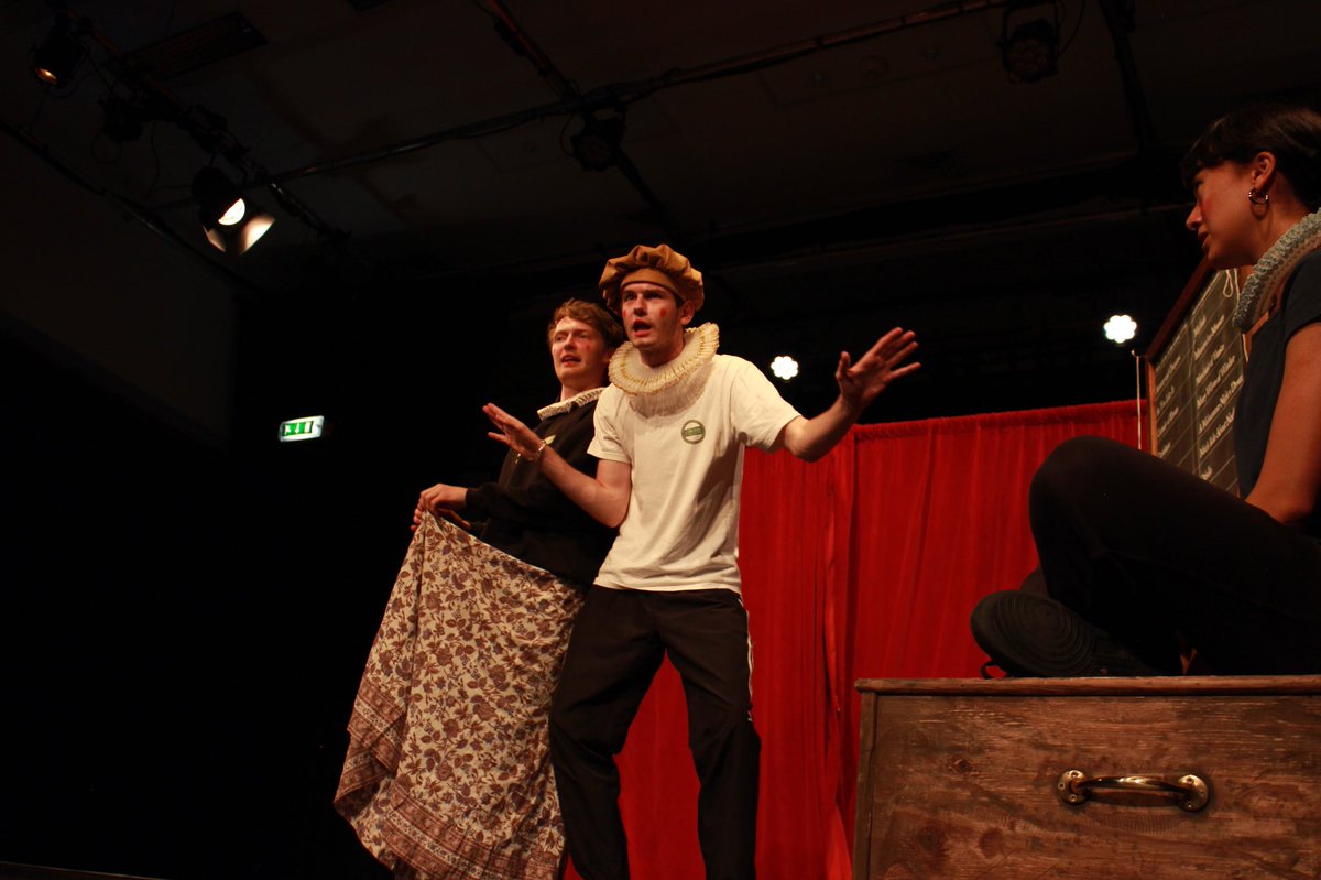 TakeThouThat's tweet photo. some wonderful show snaps taken by @AKGolding 📷🎭⭐️ https://t.co/enKOK90dnU