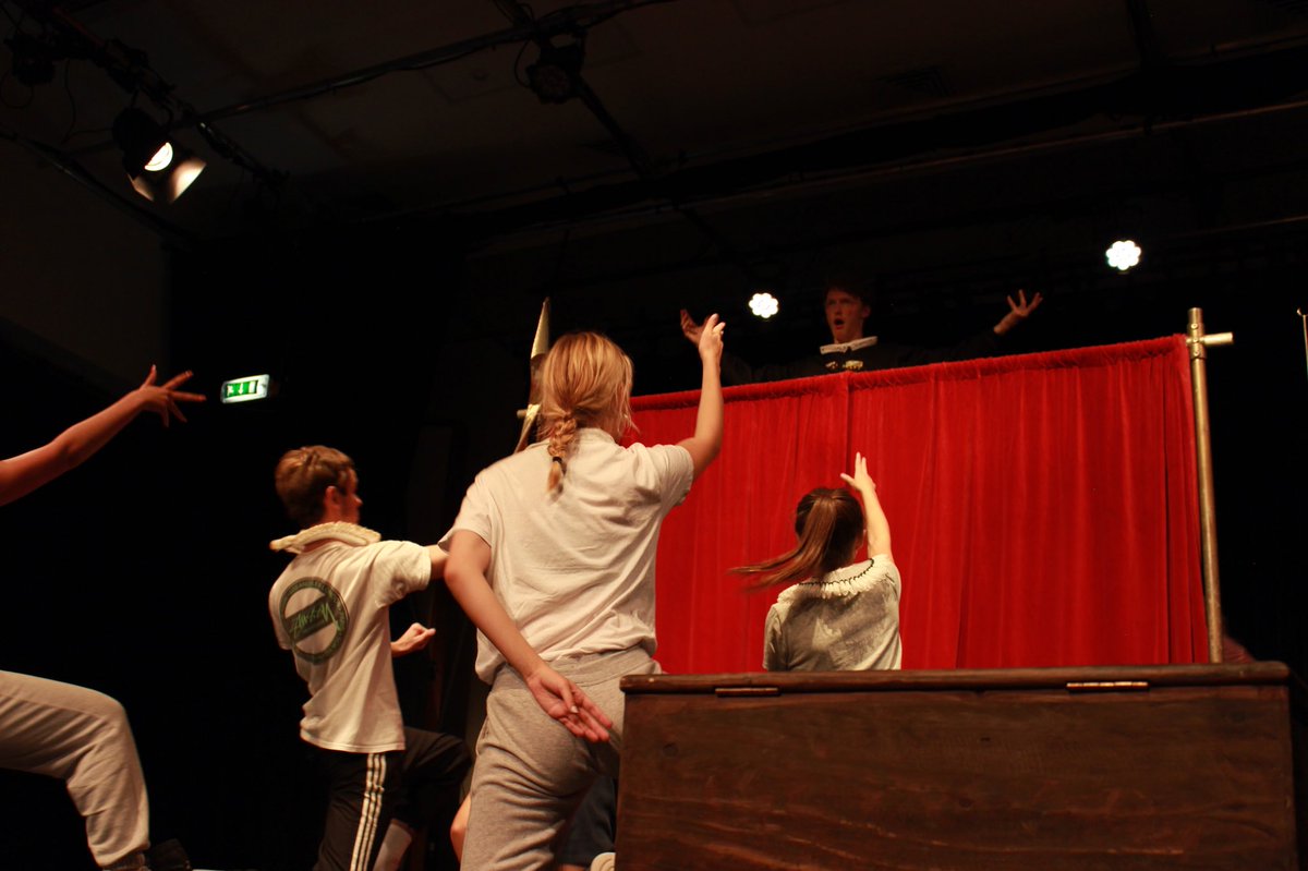 some wonderful show snaps taken by @AKGolding 📷🎭⭐️