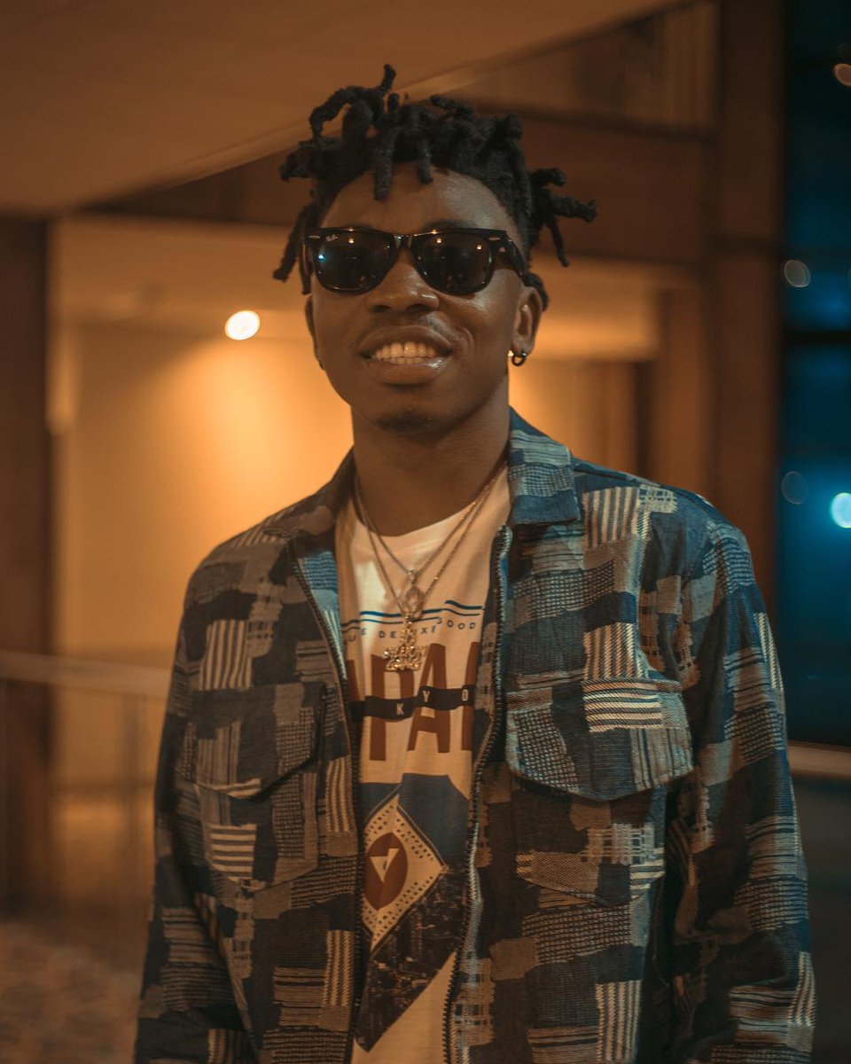 WazobiaFMPH's tweet photo. #WeDeyPlay; "Red Handed" By @IamMayorKun x @Peruzzi_VIBES
#MusicRequestTime
#OgaMadamOffice
@jeta_jejeli
@HelenSese
https://t.co/lslO7xW5iB https://t.co/fWl9wbbly3
