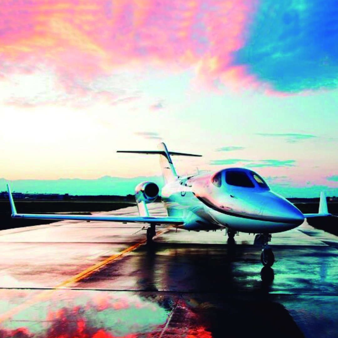 AutoserHonda's tweet photo. Antaño, el que tenía un caballo era un privilegiado. Hace un siglo, el coche pasó a ser un elemento de lujo y ahora es el turno de los jets.
#HondaJet #Honda #Autoser #thepowerofdreams #hondafans #hondalovers #news #japancar https://t.co/AlW3z4GfBL