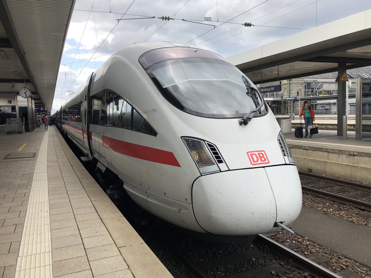 gleis3a's tweet photo. Leider gab es am Automaten am Bahnsteig keinen Eistee passend zum #ICE93 als ICE-T(ea) (powered by @andizgl) https://t.co/V5b7xHkzgj