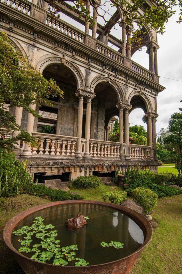 VectoresUrbanos's tweet photo. Increíbles lugares abandonados. 😧 II
#ArquiPost #Arquitectos #Arquitectura #Materiales #ArquiLife #ArquiLove #ArquiLovers #Architecture #Construcción #Diseño #Antiguo #Moderno #Fusión #Edificios #arquis #arquitecto #exteriores #abandonados #abandoned #exteriors #lugsres https://t.co/027UUKLmXw