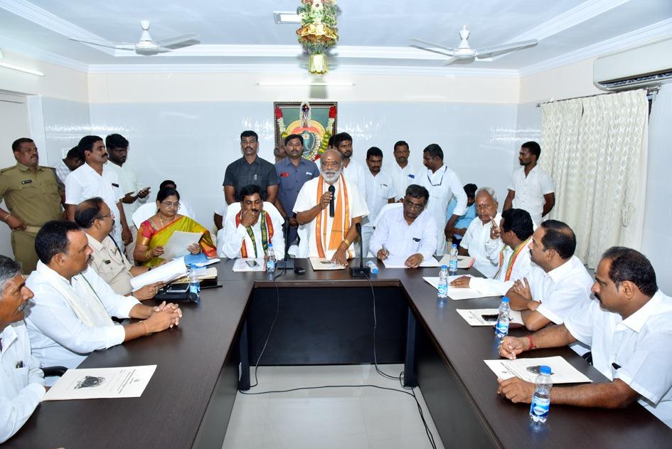 ఐరాల మండలం, కాణిపాకం గ్రామంలో సెప్టెంబర్ 2 నుండి 22 వ తేదీ వరకు నిర్వహించబోయే స్వయంభు శ్రీ వరసిద్ధి వినాయక స్వామి వారి బ్రహ్మోత్సవాల విజయవంతానికి ప్రతి ఒక్కరూ కృషి చేయాలని చిత్తూరు ఎం.పి తెలిపారు.