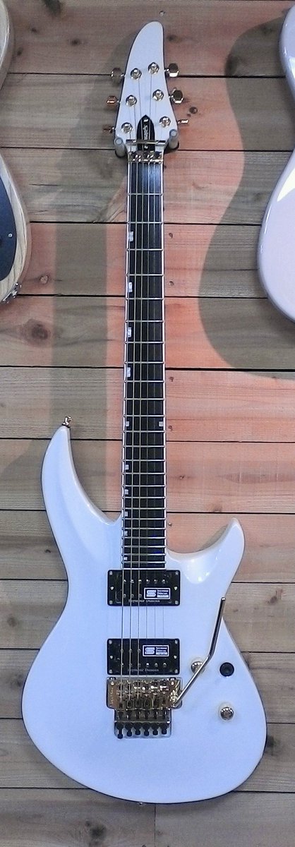 takeoff0098's tweet photo. EDWARDS E-HR-145Ⅲ
エドワーズのホライズンギターです。Bodyアルダー、
Neckハードメイプル、指板エボニー、PUはダンカン
JAZZとカスタム5になります。スルーネックでハイポジションも、とても弾きやすいですよ！#floydrose #esp
#edwards #horaizon #seymourduncan https://t.co/KTS5smXpI2