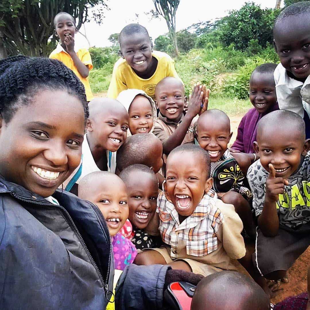 A warm and fuzzy hello from Building Tomorrow Runyana Primary School!

Building Tomorrow Fellow Dorothy Nandabyamu (left) loves her work with children, and they love her right back!

#happy #smiles #FridayFeeling #goodvibes #hardatwork #school #Uganda