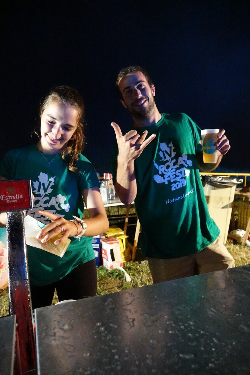 ajcamprodon's tweet photo. 🎉Gràcies per compartir amb nosaltres la nit del dijous, en el IV #Rocafest! Música en directe i un immillorable ambient per passar una nit d'agost amb la millor companyia!📷Us deixem amb alguna imatge de la jornada. https://t.co/xeCoQegu7i