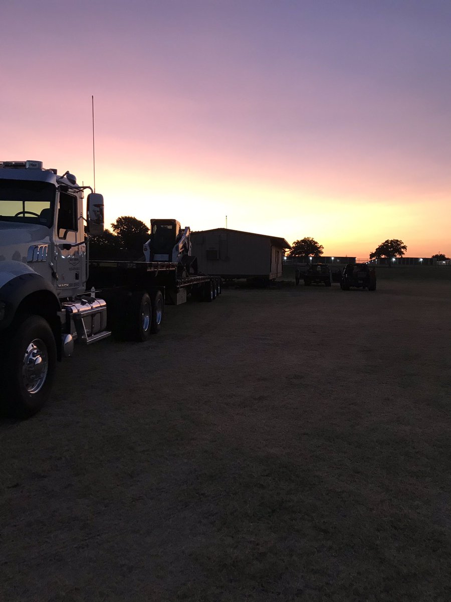 hestermoving's tweet photo. Happy Friday y’all! Make it a great day!!! https://t.co/95NPZ6WP0O