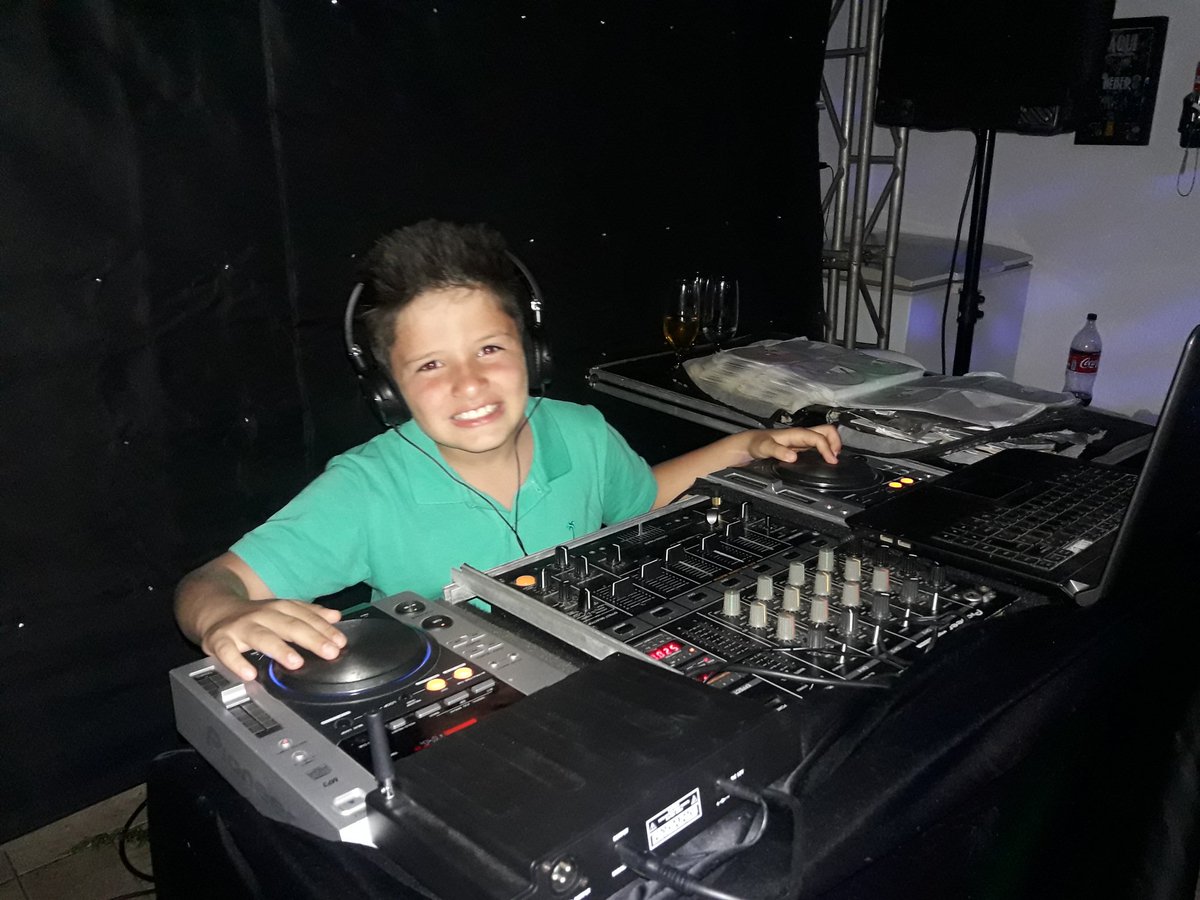 Vynna Eventos 
Tornando o Especial, Inesquecível.
#wedding
#enlace
#corporativo
#evento
#festa
#aniversario 
#casamento
#noiva
#noivas
#noivos
#jantar
#jantares
#recepção 
#aniversário 
#party
#confraternização 
#desfile
#bodas
#debutantes
#inauguração 
#inaugurações 
#15anos