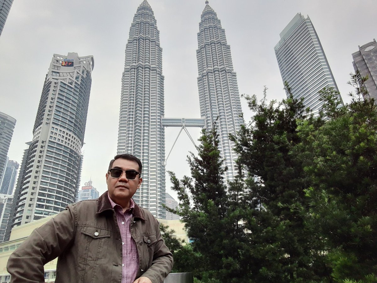 DesHERMAN1's tweet photo. @ KLCC... https://t.co/JFA0XxQly1