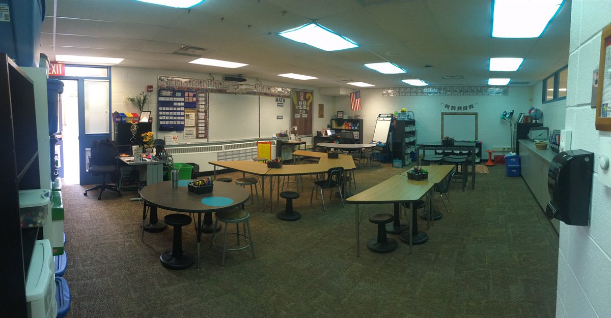 TomlinsonMary14's tweet photo. All unpacked! It was so nice to see all of my returning friends last night at supply drop off! #ilovelooping #newroom #samefriends #bestyearyet #enjoytheview #thirdistheword @VV_Voyagers https://t.co/192kBcbQgl