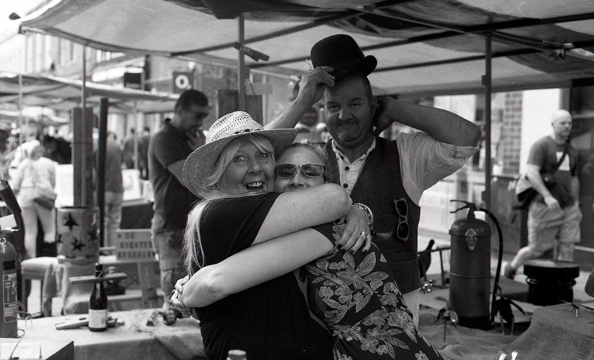 AlbansAnd's tweet photo. St Albans Antique and Vintage Market...this Sunday - 18th August. 9am - 3pm....St Peters Street AL1 3DH...Can't wait to see you all. Here's some lovely new photographs. Credit: Graham Cornthwaite
#lovelystuff #greatdayout  #over70stalls #lovelypeople https://t.co/xJ49jftKB4