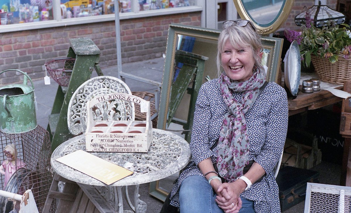 AlbansAnd's tweet photo. St Albans Antique and Vintage Market...this Sunday - 18th August. 9am - 3pm....St Peters Street AL1 3DH...Can't wait to see you all. Here's some lovely new photographs. Credit: Graham Cornthwaite
#lovelystuff #greatdayout  #over70stalls #lovelypeople https://t.co/xJ49jftKB4