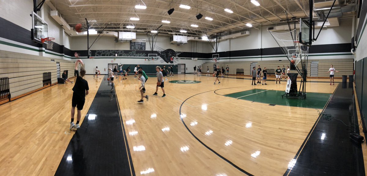 KParkBasketball's tweet photo. Great attendance at shot club this morning! #AMwork #BetterToday #CultureWins https://t.co/eQFclOHcZ1