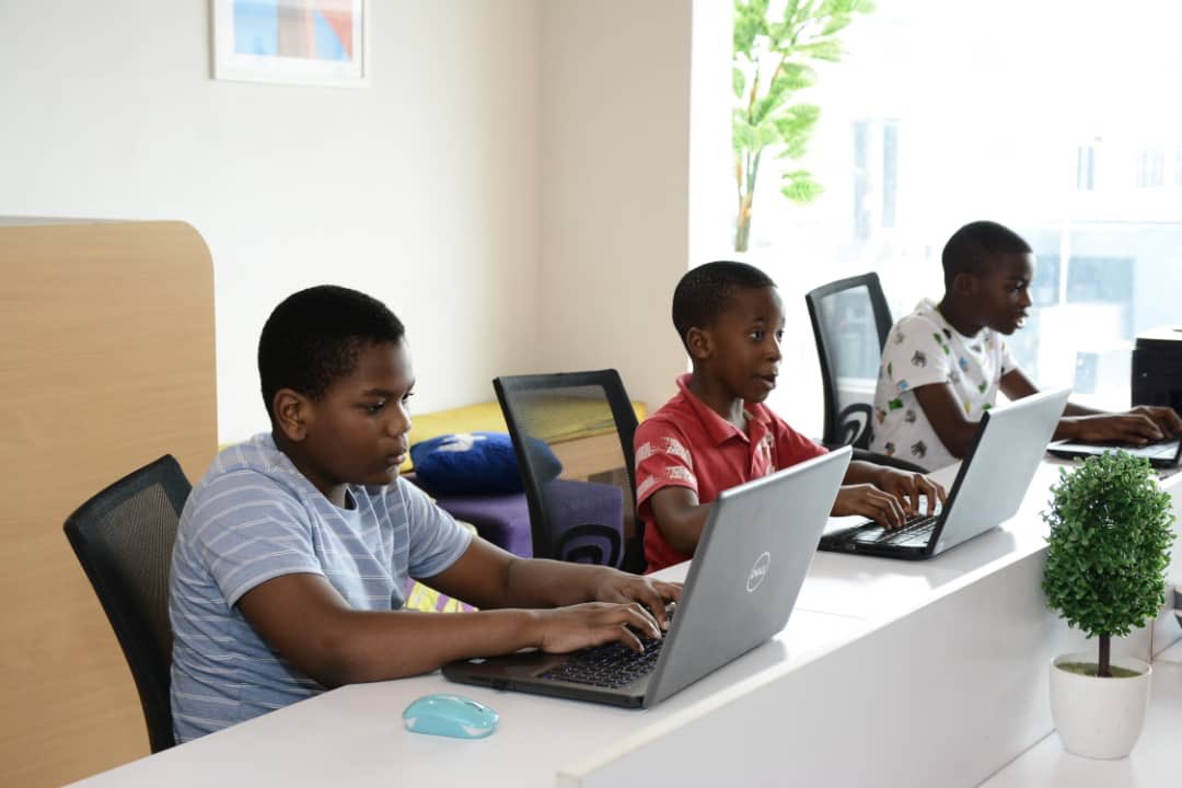 ellaetraining's tweet photo. We are particularly proud of the training session we had with the young creative minds from @sunnybrookschool 
⁣The teenagers learnt about the steps for logo design process and how to create designs that properly communicates a message and evokes actions. #somuchfun https://t.co/CJlAC5n1th