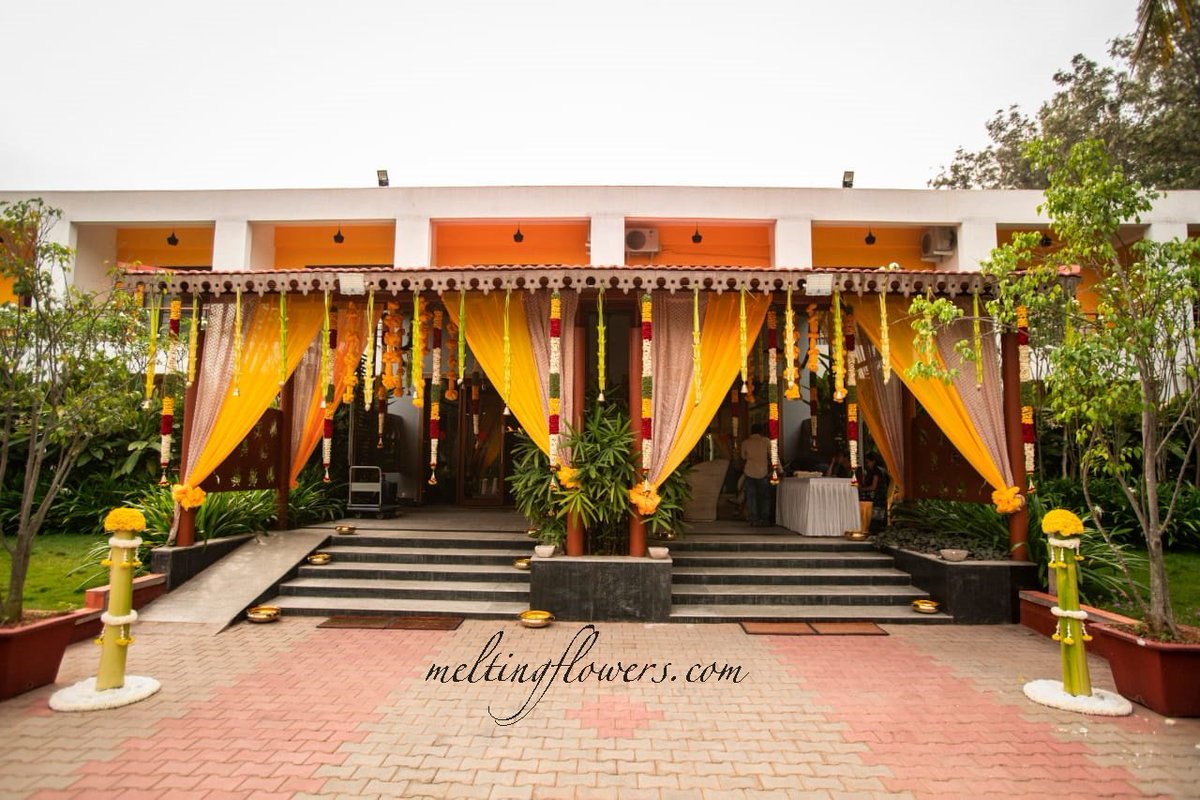 meltingflowers's tweet photo. Explore The Exotic For Your Blessed Union
https://t.co/vCLvqNuqMB
#FlowerDecoration #BangaloreFlowers #WeddingDecoration #ReceptionStage #WeddingCeremony #WeddingTips #DecorationIdeas #weddingDecorators #Bangalore #DestinationWedding #BangaloreWedding #Karnataka https://t.co/YCcKeXTWM9