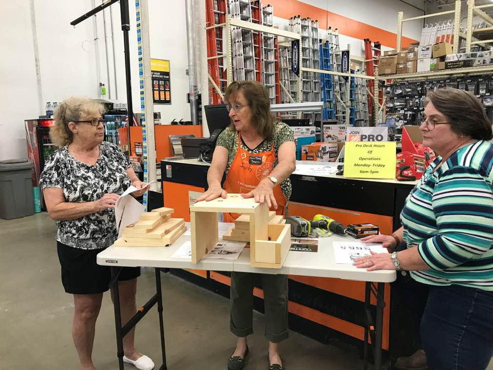 tereseistweetin's tweet photo. Our DIH/DIY Workshop Captain Sandy is serious about teaching, sharing & building a following! Mark your calendars for Palatka's next Clinic! #DIHWorkshop #GirlsWhoBuild #YouCanDoItWeCanHelp @thd6305 @8531_Homedepot @HDGerri @HomeDepotJames https://t.co/k8zzw6pmjj
