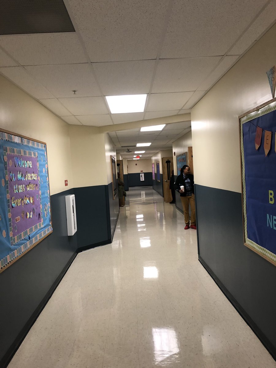 WoodmontDean's tweet photo. Awesome job getting the students to homeroom middle school! @WoodmontCharter @RCaldwell_CSUSA @DSoloWoodmont @Fantuz_EdWOOD @Melanie84643862 #wearewoodmont https://t.co/y6ljWt4C9N