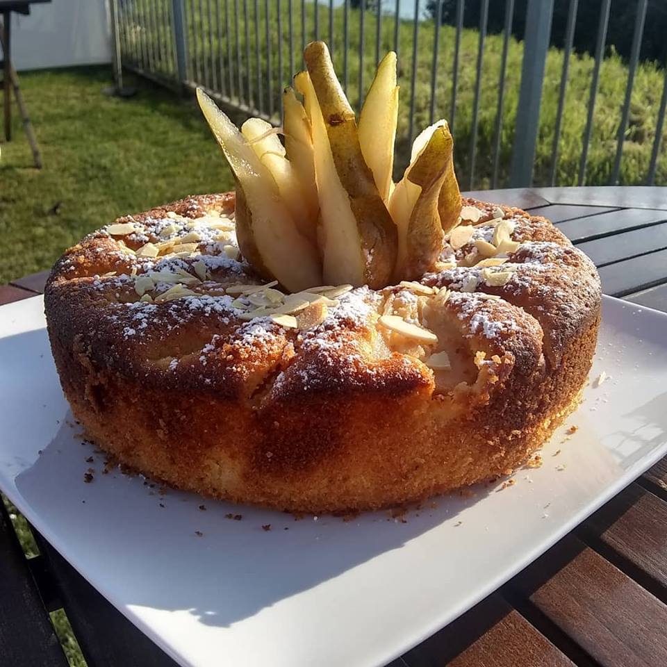 Blueberrys_cafe's tweet image. Cakes for tomorrow are GLUTEN FREE Pear Frangipane, Malteser, Vanilla and Elderflower and Gooseberry #iow #isleofwight