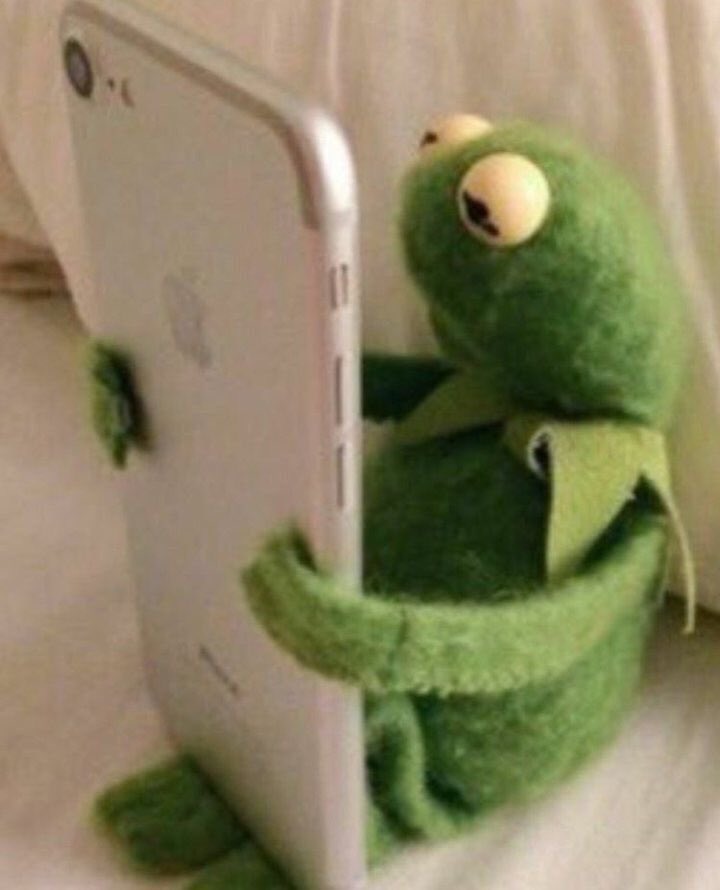 mugicara's tweet photo. me looking at Disney parks wait times even though I’m sat in my room hundreds of miles away https://t.co/fieOCy32qU