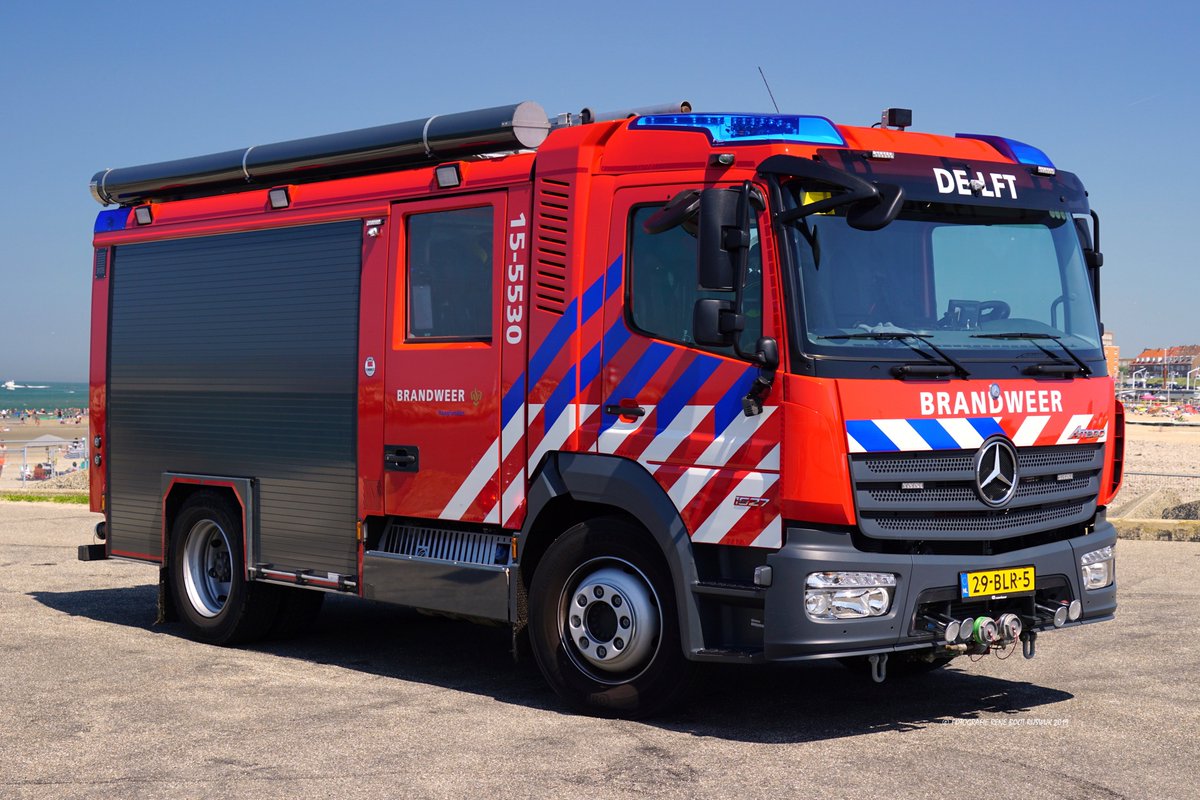 hvvoertuigen's tweet photo. Deze Mercedes Benz Atego van de kazerne Delft stond onlangs heerlijk in het zonnetje op het Noordelijke Havenhoofd te Scheveningen. Foto @hvvoertuigen https://t.co/sbI6GTC38A