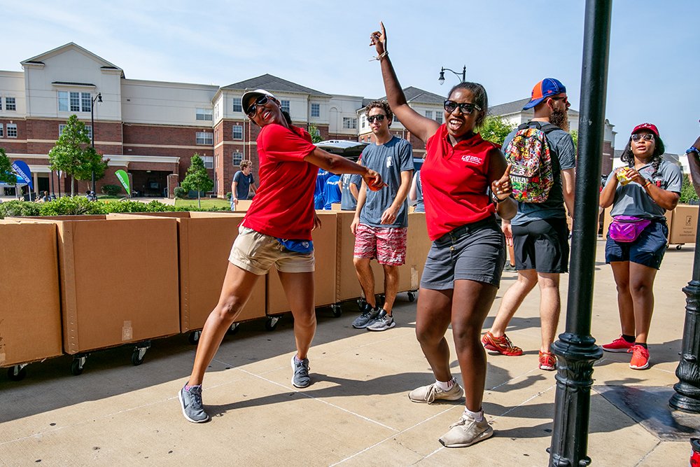 Week 2 of #UAMoveIn19 is here! Our staff are ready to help you get your belonging to your room. #UA23