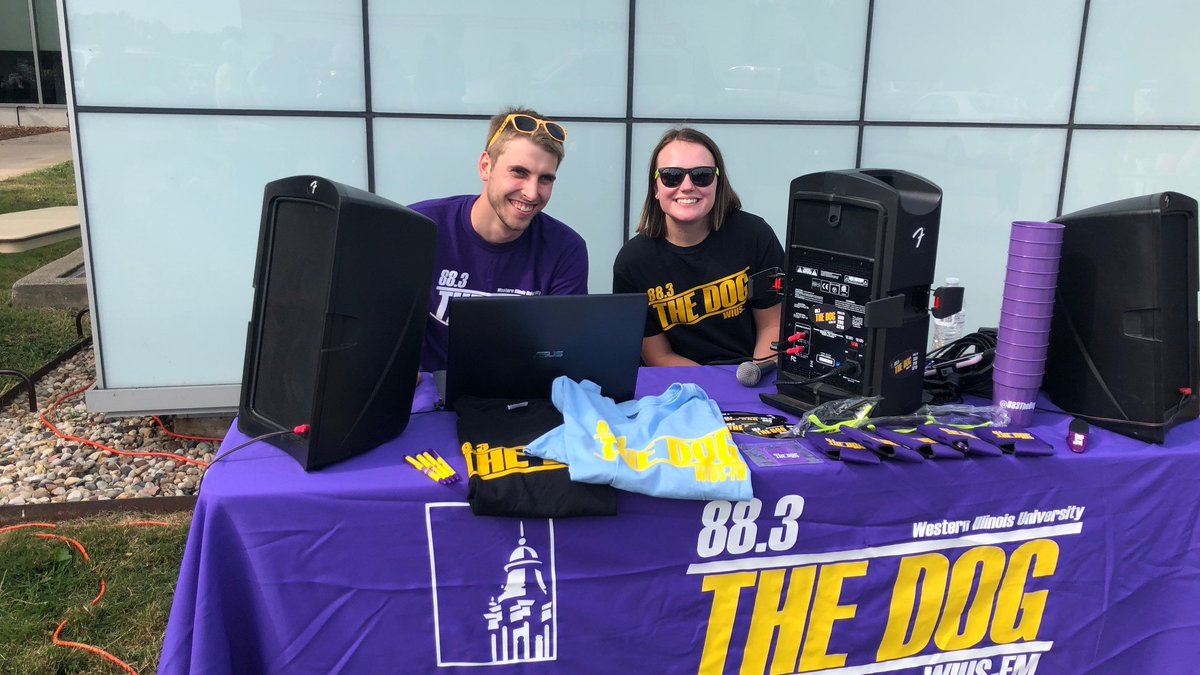 WesternILUniv's tweet photo. It’s a beautiful day for #WIUMoveIn! https://t.co/aRTPfM7QAq