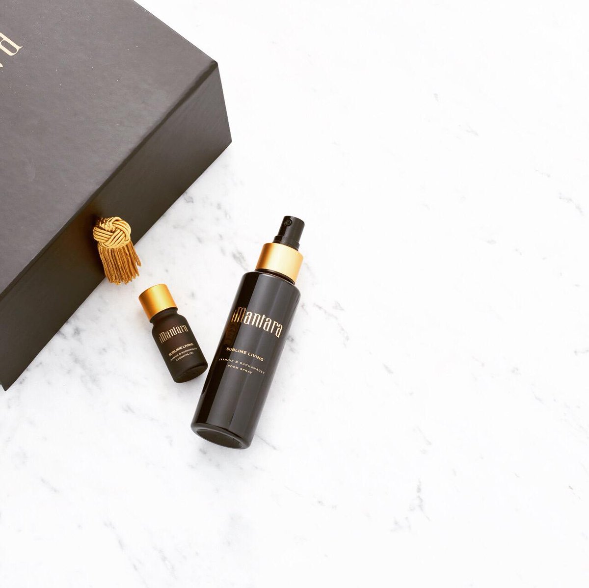iMantaraLondon's tweet photo. Share your favourite home fragrance with your loved ones :P

#imantara #gift https://t.co/rJg4nG693n