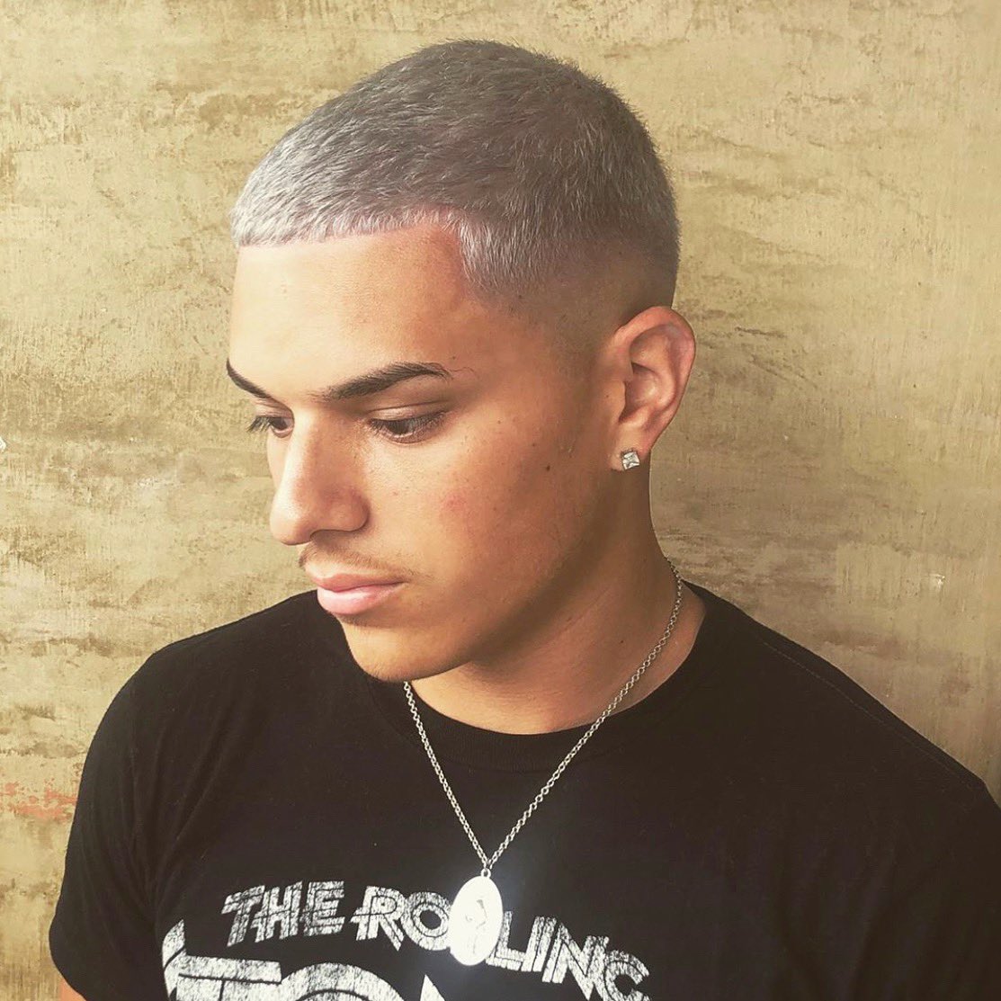 DePasqualeSpa's tweet image. 🌪 Silver Stormy Vibes 🌪 Fresh Color By Destiny at DePasquale The Spa! #FreshColorFriday
.
.
.
#silverhair #silverhaircut #behindthechair #modersalon #americansalon #goodhairday #menshairstyle #menshaircolor #depasqualethespa #lakme #hairstyle #hair #greathair #newjerseysalon