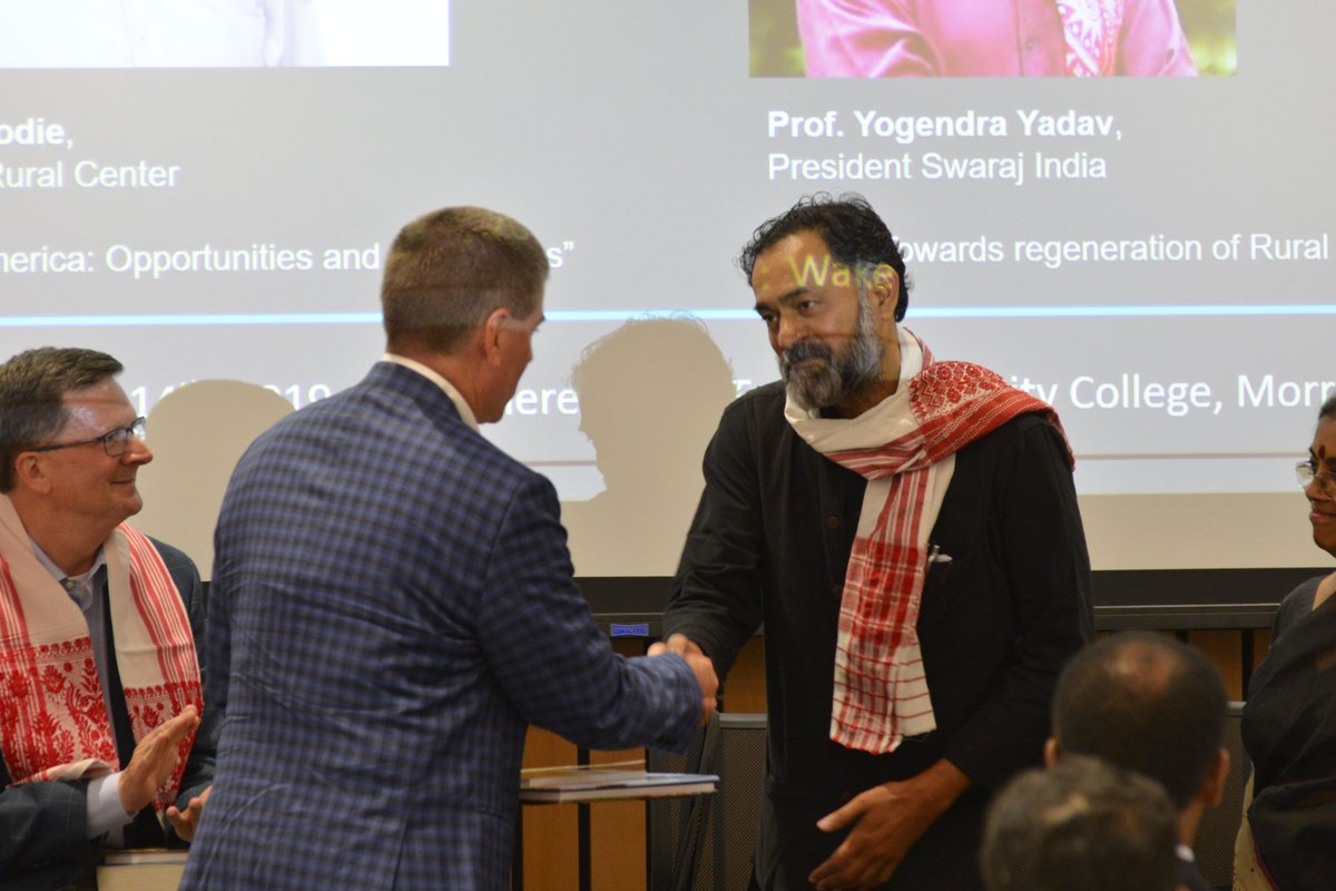 mConnect tweet media