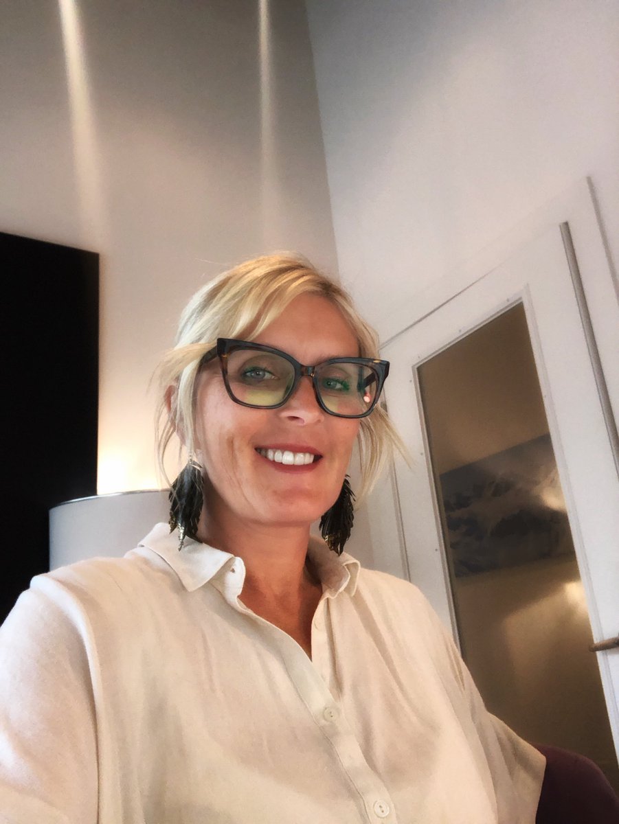 stylequeeniee's tweet photo. “The most powerful relationship you will have is the relationship with yourself!”💞     
I realize more and more the older (and wiser) I get, that if I don’t have an amazing relationship with myself, I can’t have a relationship with anyone else!      
What do you practice daily? https://t.co/zA84XBsuJD