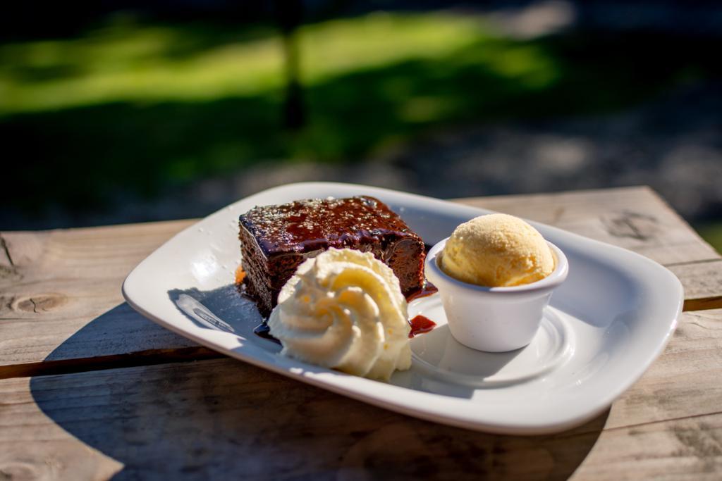 This weekend treat yourself to wood-fired pizza, craft beer, sides, desserts and fine wines. We are serving food from 5pm to 9:30pm on Saturday and from 1pm to 7pm on Sunday. You can reserve a table by emailing info@carlingfordbrewing.ie Here's the menu: bit.ly/2vlRpxQ