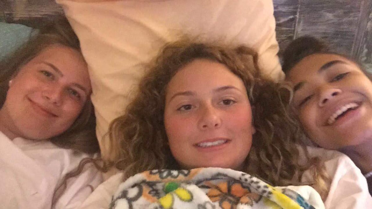 annalisabrooks_'s tweet photo. Happy 17th Brecky! Love you &amp; miss you:’) make 17 fun😚❤️! #shequit @BreckLMorrison https://t.co/LBxmMY63ZT