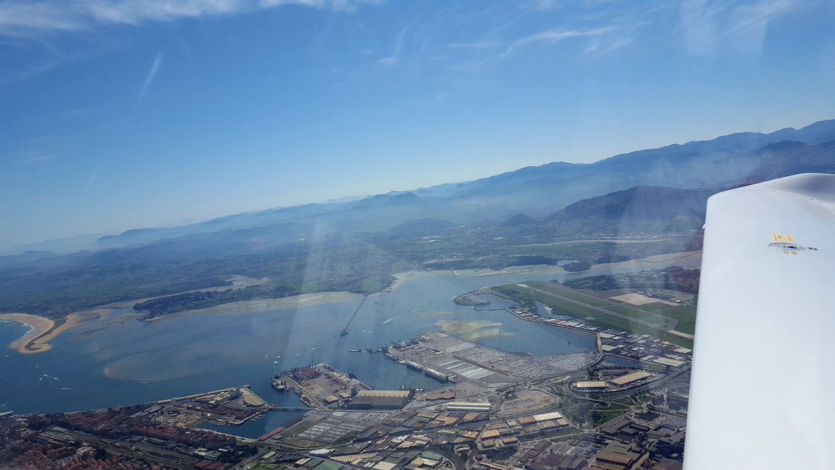 JonathanNicho18's tweet photo. A happy #wingfriday leaving Santander this afternoon #avgeek https://t.co/7lUJCWPXi1
