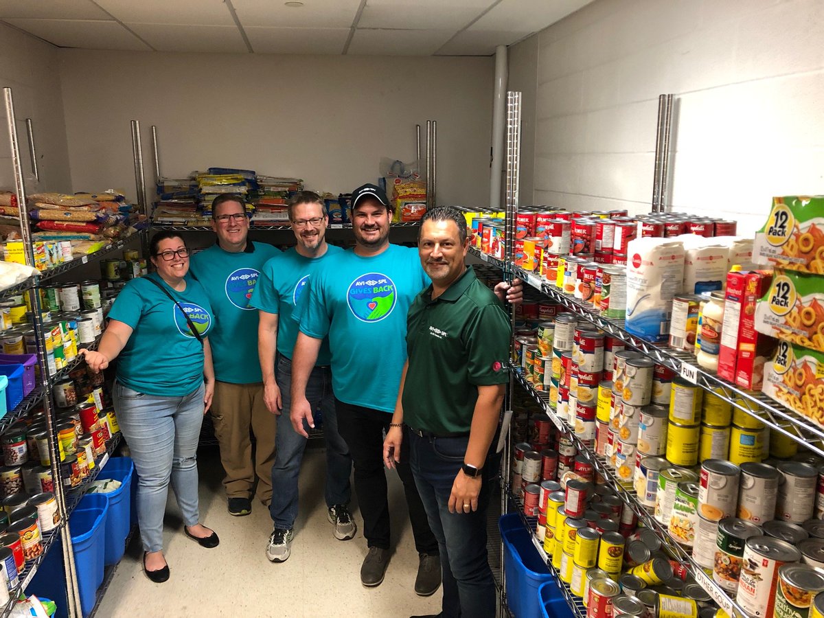 AVISPLCanada's tweet photo. .@360kids_york focuses on helping youth overcome crisis and transition to a state of safety and stability. Our Toronto team was lucky enough to help them out today as part of #AVISPLGivesBack https://t.co/Sc7DIj1ldj