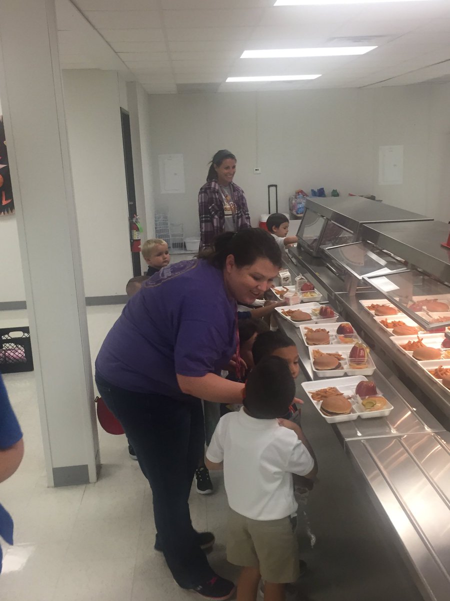 Pre-K teachers work super hard at lunch time!!! Thanks for ❤️ ❤️❤️for our smallest ones!!!
⁦<a href="/LppsSfs/">LPPS SFS</a>⁩ ⁦<a href="/Livingston_PPS/">LivingstonPPS</a>⁩ ⁦<a href="/JoeMurphylpsb/">Joe Murphy</a>⁩ ⁦<a href="/DenhamElem/">Denham Springs Elem</a>⁩