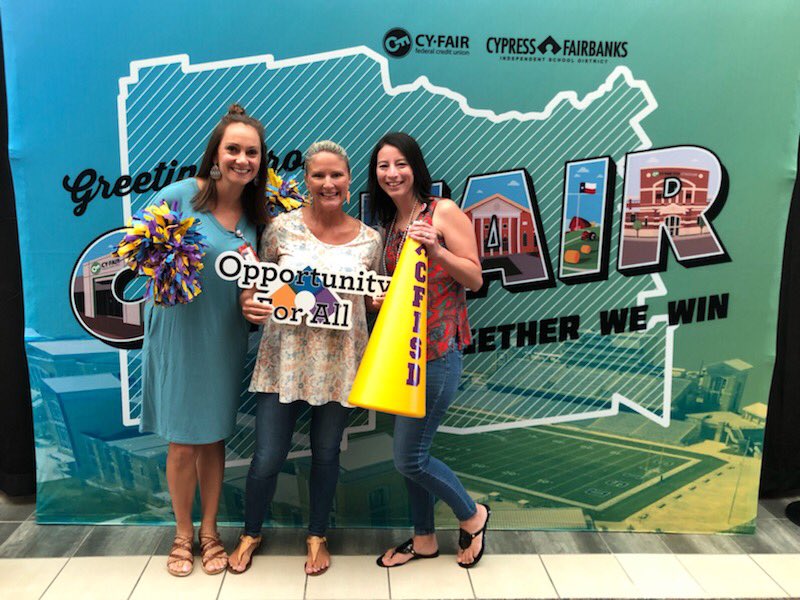 AlexisCrutchfi2's tweet photo. We are ready for the new year!! #cyfairfcu @CyFairFCU @2ndgradeSampson https://t.co/JnqEguYUJN