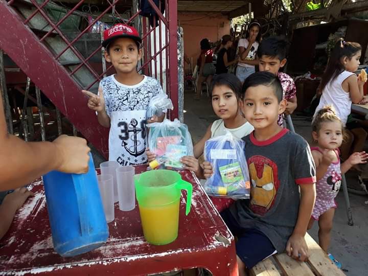 StreamComercio's tweet photo. Hoy la juventud de comercio acercó unas donaciones por el Día Del Niño al comedor “ Un día de juego “ de José Leon Suarez . Estamos felices de generar una sonrisa en los chicos y de realizar estas acciones solidarias. @marianodamianok @juliodo20436674 @Sergio_OrtizOk #SoyComercio https://t.co/TNouM0tskm