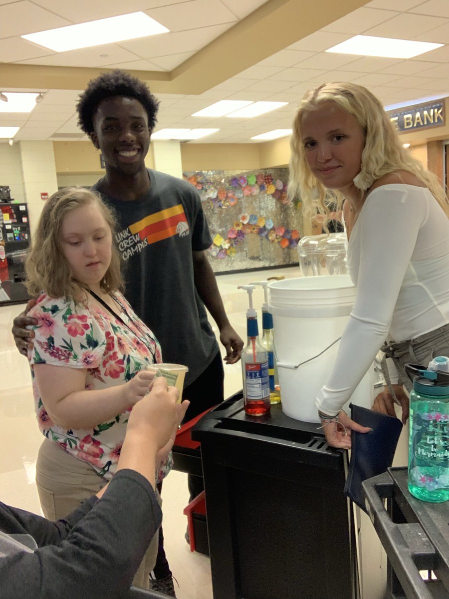 Our students are the best! <a href="/ColtsCoffee/">Stompin' Grounds</a> students are going out of their way to teach their peers life skills. #usd261derful #coltsstrong  
(photo) credit <a href="/CoachZKliewer/">Zac Kliewer</a> !