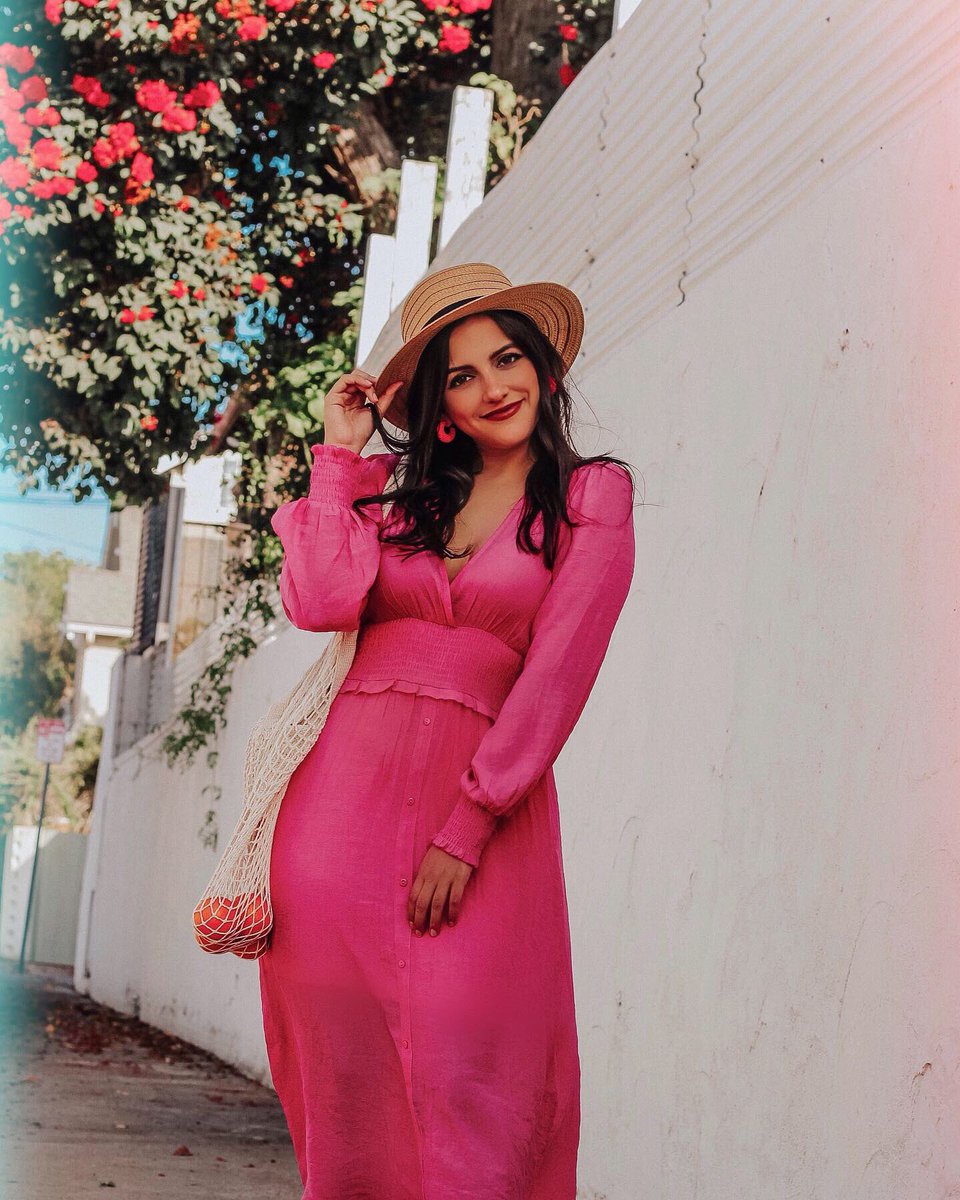 victoriach90's tweet photo. La vie en rose πΊππ
dress by @lulusdotcom
hat by @FreePeople
|| #ootd #friyay #pinkdress #summerstyle #luluslove #fblogger #styleblogger #lotd #wiw #wiwt #sandiego #blogger #travelblogger #fashion #summerfashion #Motivation #FridayFeeling #NewProfilePic https://t.co/bGAZ9OrV5D