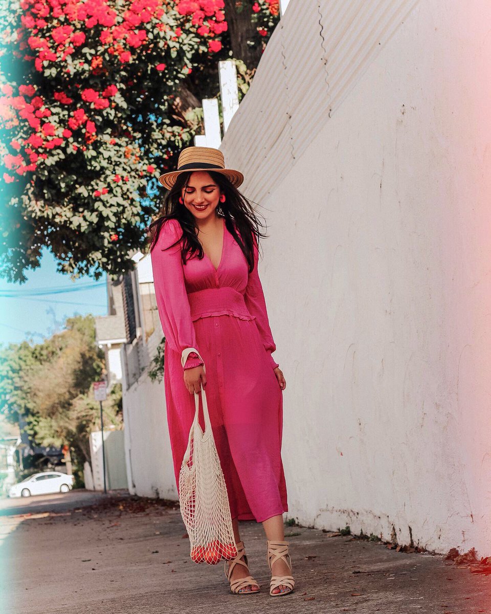 victoriach90's tweet photo. La vie en rose πΊππ
dress by @lulusdotcom
hat by @FreePeople
|| #ootd #friyay #pinkdress #summerstyle #luluslove #fblogger #styleblogger #lotd #wiw #wiwt #sandiego #blogger #travelblogger #fashion #summerfashion #Motivation #FridayFeeling #NewProfilePic https://t.co/bGAZ9OrV5D