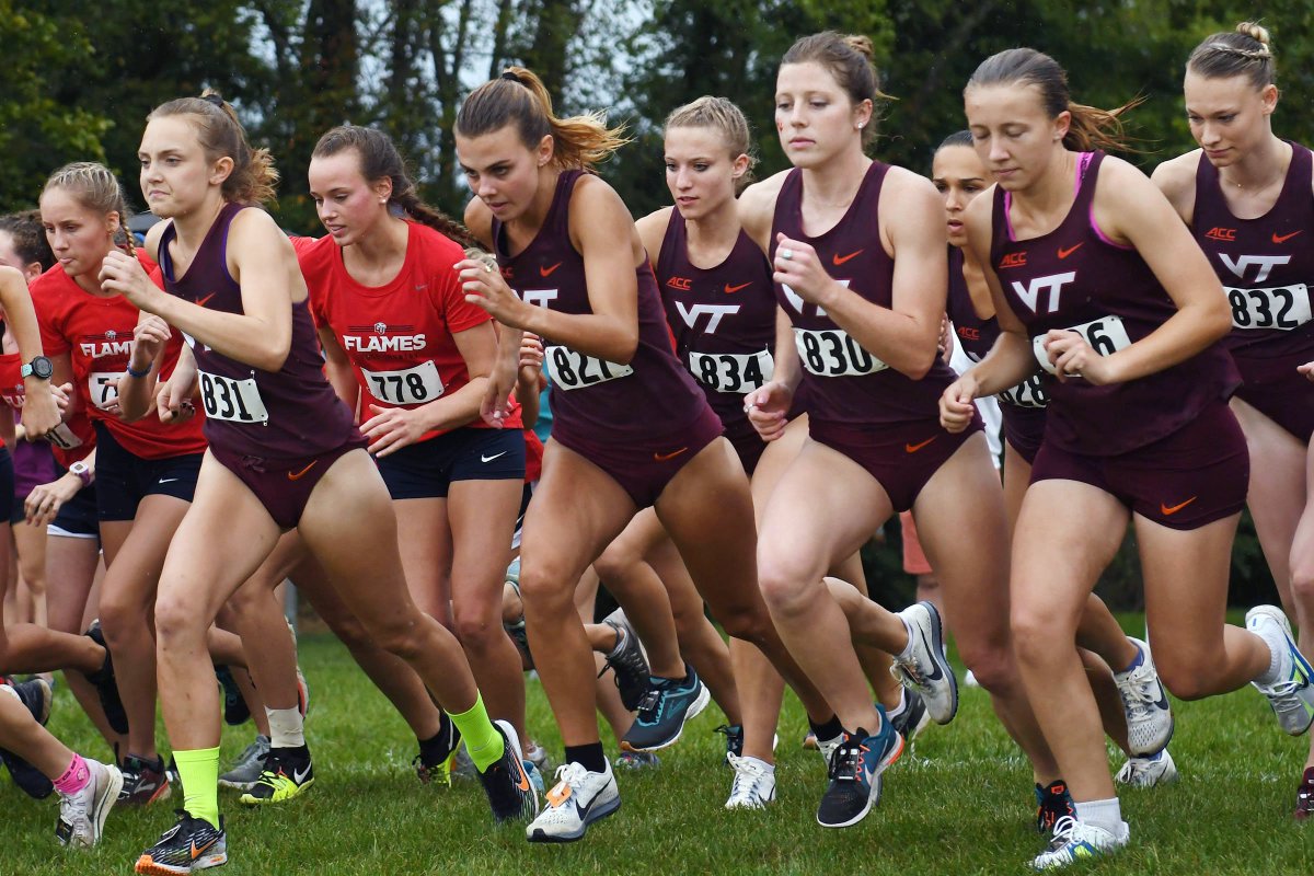 HokiesTFXC's tweet image. Only 3️⃣ more days until the squad gets back to together to start the 2019 cross country season 🙌

#Hokies 🦃