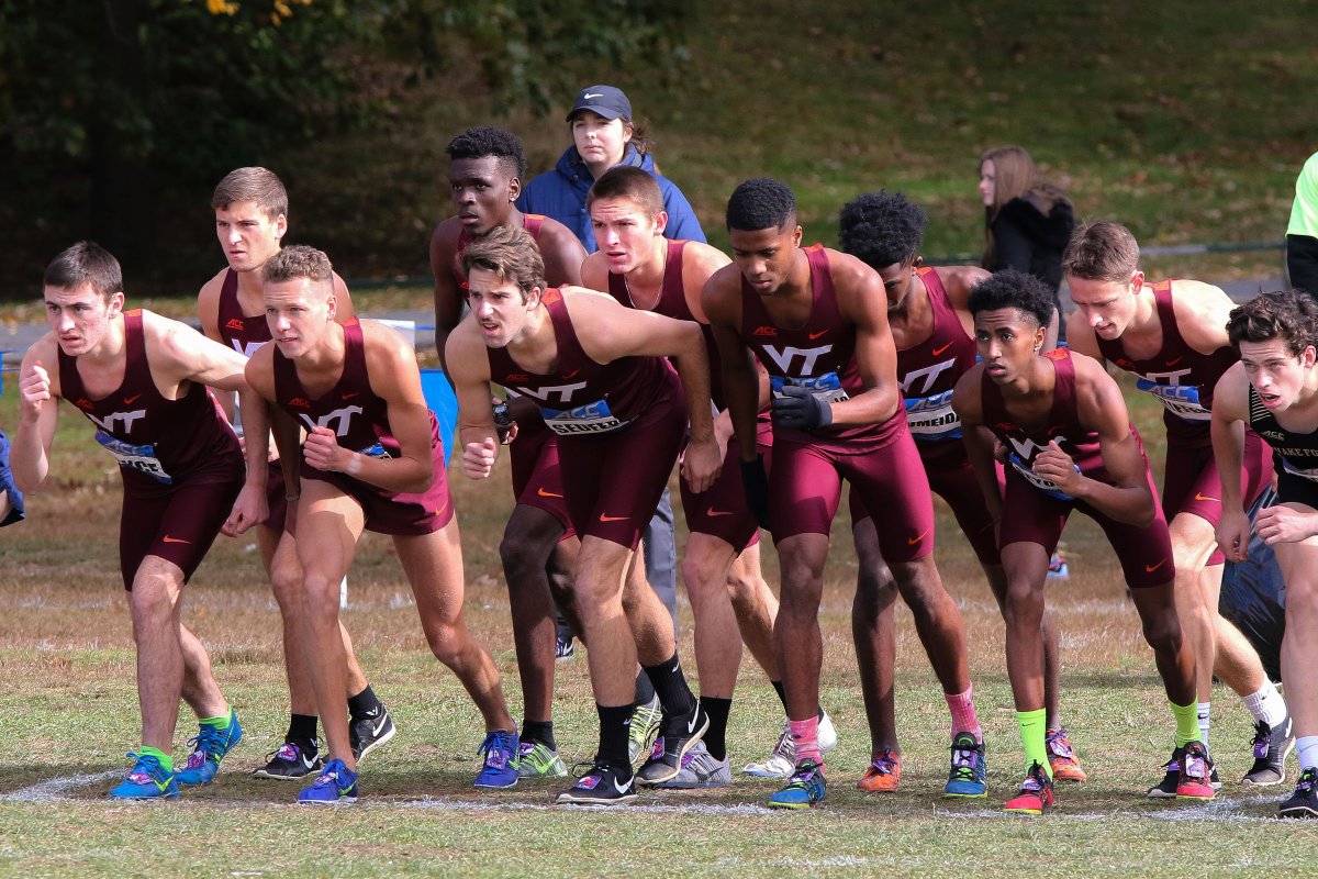 HokiesTFXC's tweet image. Only 3️⃣ more days until the squad gets back to together to start the 2019 cross country season 🙌

#Hokies 🦃