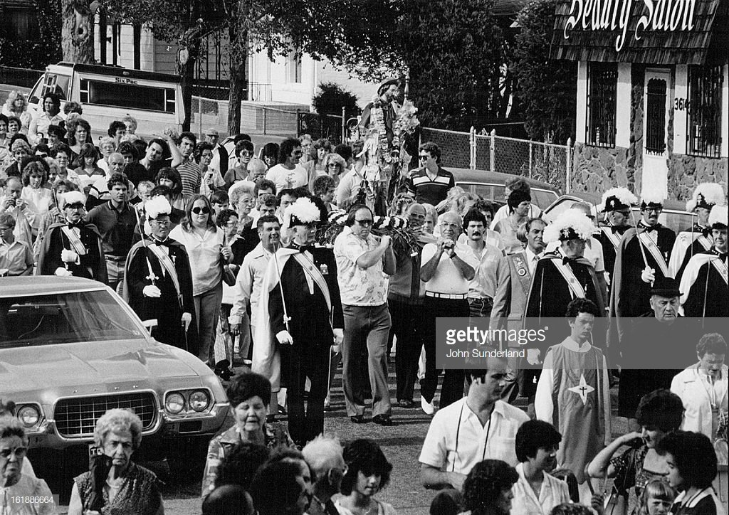 denveritalians's tweet photo. St. Rocco's Procession, 1981.
Denver's Feast of St. Rocco was instituted by the Jesuits in 1892. Potenza Lodge took it over a year later and thanks to their members, the feast continues 126 years later.
#FestadiSanRocco
#LIOD https://t.co/zYYXMnPIMt