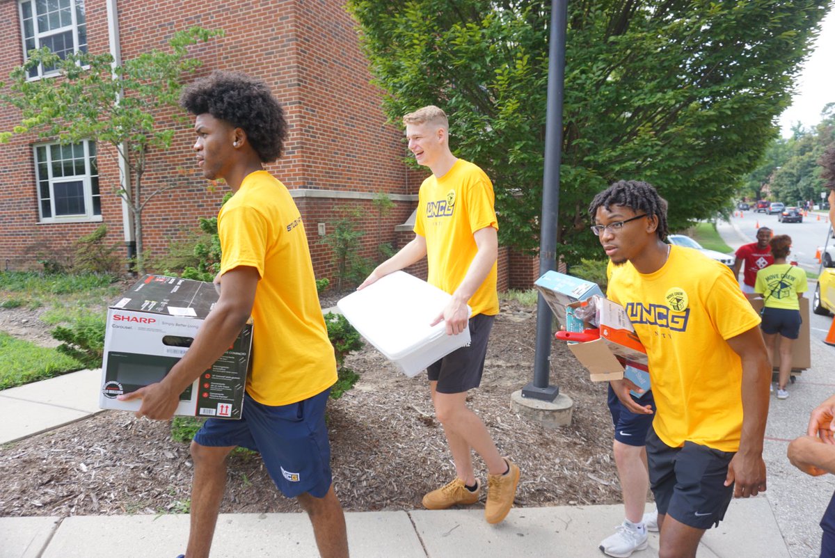 UNCG_SASS's tweet photo. Some @UNCGBasketball student-athletes braved the midday heat to help out too!!! #movecrew #movein #letsgoG https://t.co/31oL8WTv5X