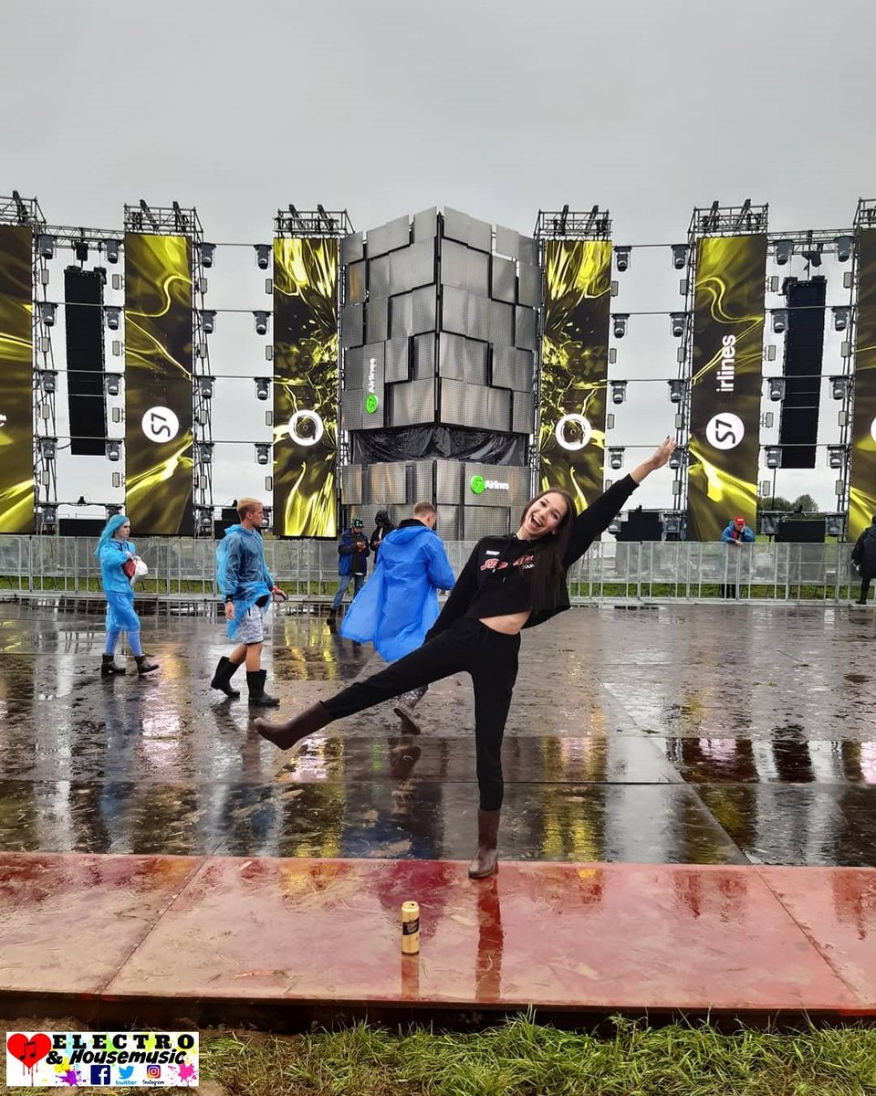 DJElectroHouseL's tweet image. Puertas abiertas, Día 1, pierdete en un fin de semana de música y locura. @afpfest 2019❤♫🔊😍🙌👌✌🔥#alfafuturepeople #afp 
#electro #electronicmusic #tomorrowland #rave #edmlove #love #edm #ibiza #party #MusicFestival #edclv2019 #EDMlife #dancing #Ultra2019 #mainstage #dj