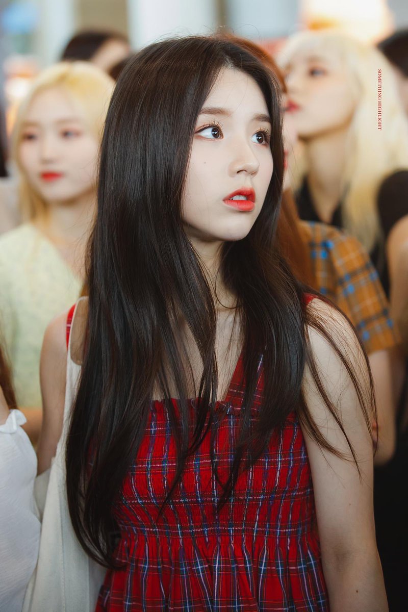 heejin pics (희진) tweet media