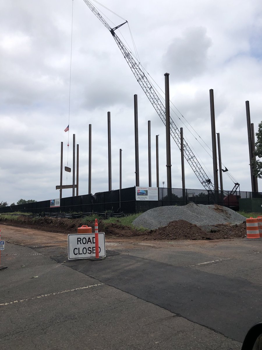 RU_Operations's tweet photo. Steel going up for the Rodkin Academic Success Center! https://t.co/fCnqm4O6Sc