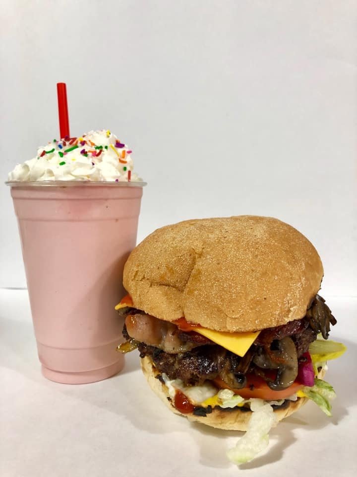 Who else craves a nice, juicy burger this time of year? Today in #OLMBest, we're sharing our fave #Ottawa "Burgers!" bit.ly/2Z8RwsM 🍔

#BestOfOttawa #OttFoodies #ottnews #OttEats <a href="/WORKSBURGER/">THE WORKS Craft Burgers & Beer</a>