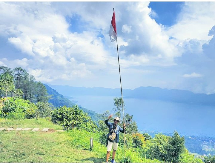 Satria_UPH's tweet photo. Dirgahayu Negara Kesatuan Republik Indonesia ke-74 Tahun 📌Puncak lawang 1300MDPL #sdmunggulindonesiamaju #indonesiamaju #hutri74 #dirgahayuindonesia #17agustus1945 #padang #exploresumbar #explorepadang #lfl #fff #lll #alamindonesia #wonderfulindonesia  #bukittinggi #holiday https://t.co/uk16qpgPW3